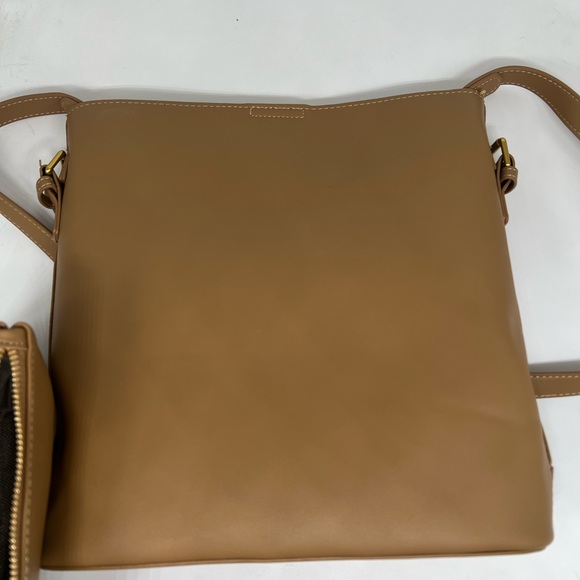 NWT Slouchy Bucket Bag Light Brown W Makeup Bag - Picture 11 of 13